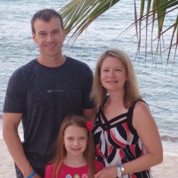 Meet your Posher, Lori - Picture 1 of 1